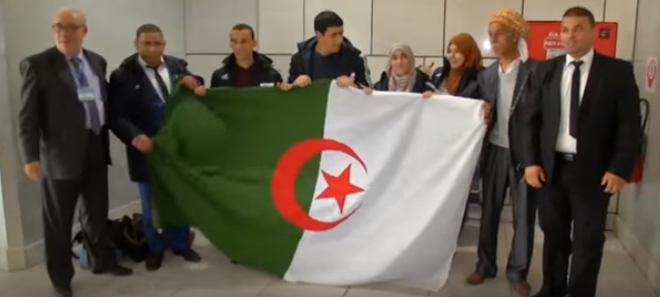 بالفيديو: نوابغ الجزائر يعودون للوطن من الصين و لا أحد في الاستقبال