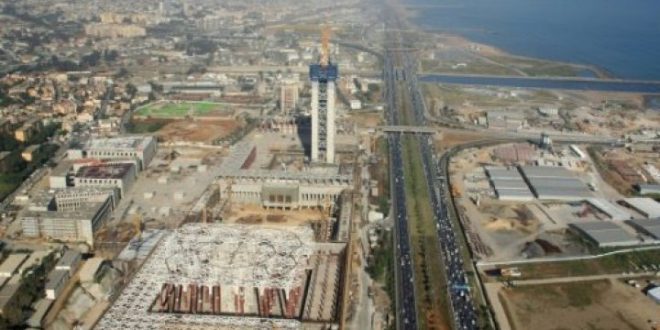 تشييد “جامع بوتفليقة” بأكبر مئذنة في العالم يثير الجدل بالأوساط الجزائرية