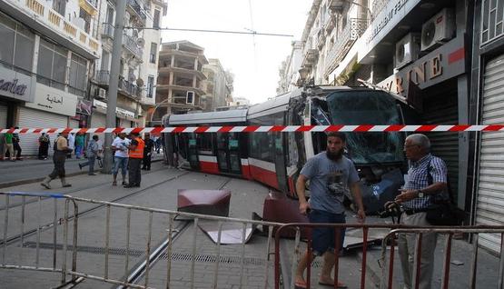 انحراف ترامواي وهران يشل وسط المدينة
