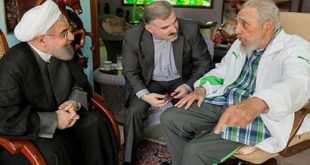 ظهر بها مجددا عند استقباله الرئيس الإيراني بدلة “الخضر” لا تفارق “كاسترو”