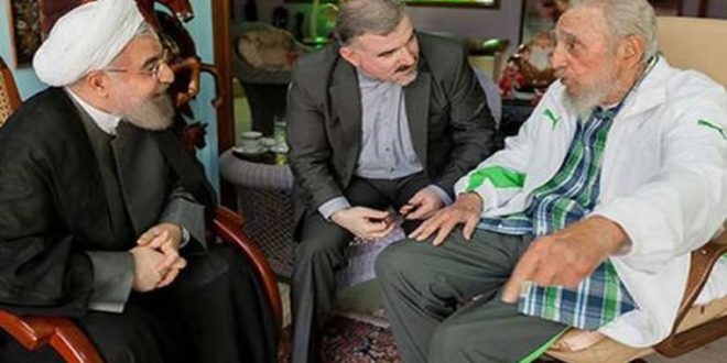 ظهر بها مجددا عند استقباله الرئيس الإيراني بدلة “الخضر” لا تفارق “كاسترو”