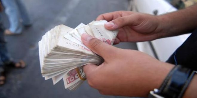 بنك الجزائر يكشف تسجيله أقل مستوى منذ سنوات، الدينار يواصل الانهيار