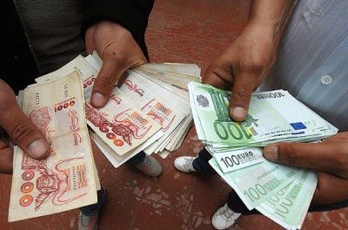 الأورو يصل الى عتبة 200 دينار في السوق الموازية في الجزائر