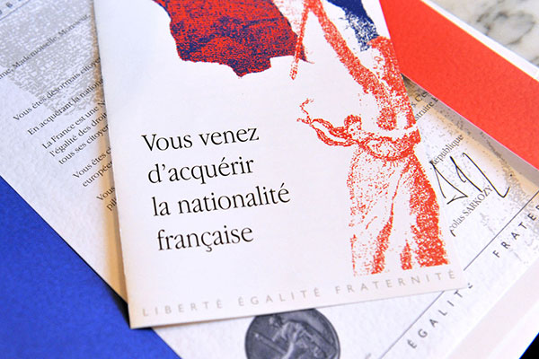 الجنسية الفرنسية للجزائريين المولودين بفرنسا قبل جانفي 1963