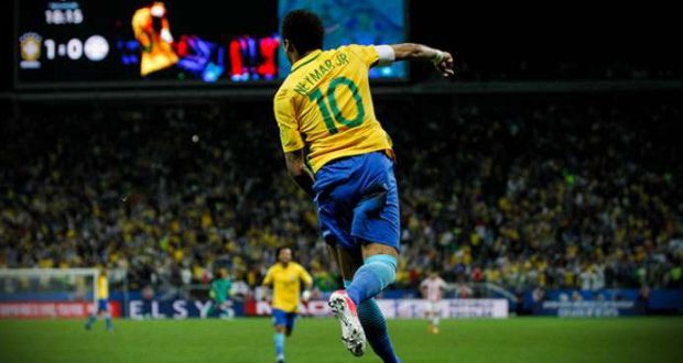 اللاعب البرازيلي نايمار يزف أخبارا سارة لجماهير البرازيل