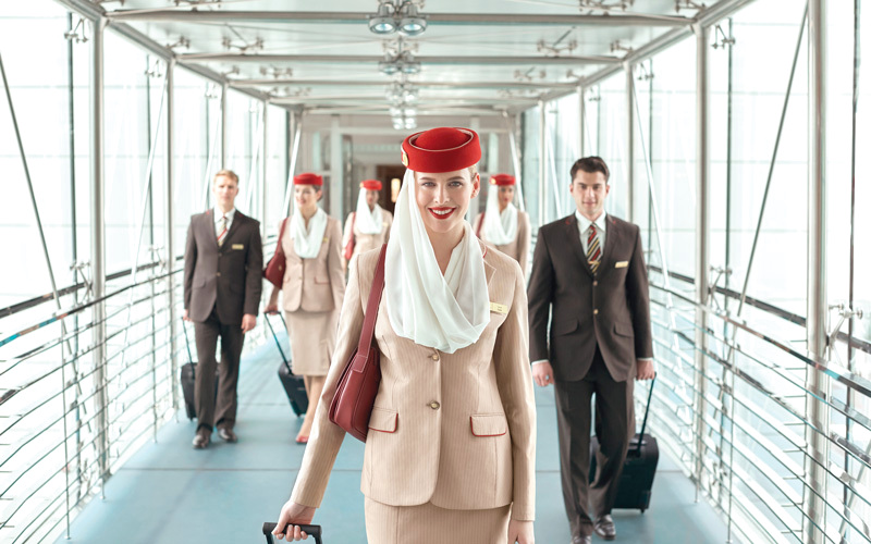 طيران الإمارات تنظم يومين لتوظيف مضيفين ومضيفات
